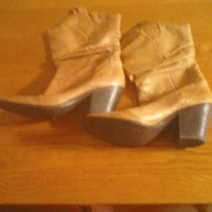 BCBG LEATHER COWBOY BOOTS (excellent condition)